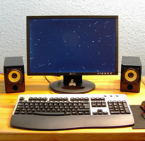 PC-Lautsprecher auf dem Schreibtisch